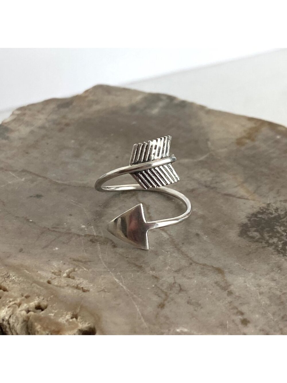Sterling Silver 925 Minimalist Style Arrow Bypass Band Ring Sz 8.5